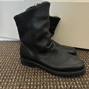 La Canadienne Leather Boots with fur lining